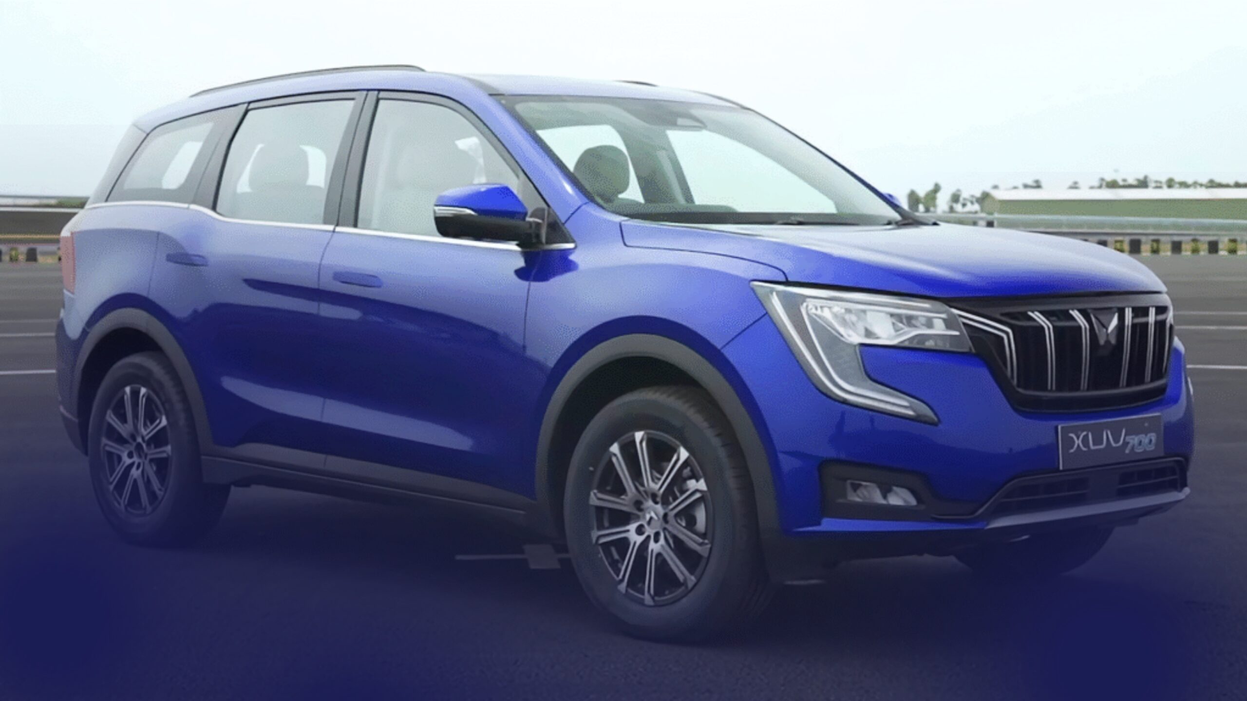 Mahindra XUV700 की कीमत में जीएसटी कितना है